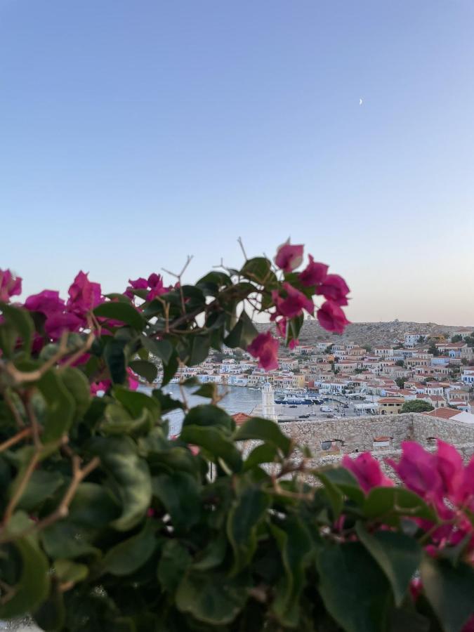 Marina Castellana Studios Chalki Town Exterior foto